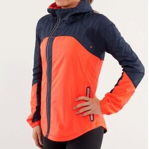 Lululemon Run: Get Up And Glow Jacket *Reflective 360 Light Flare/Navy Size 4